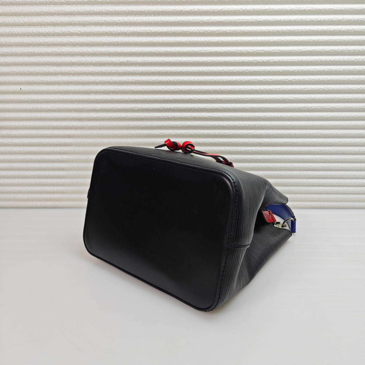 Louis Vuitton - NeoNoe BB - Leather - Black - (mini)