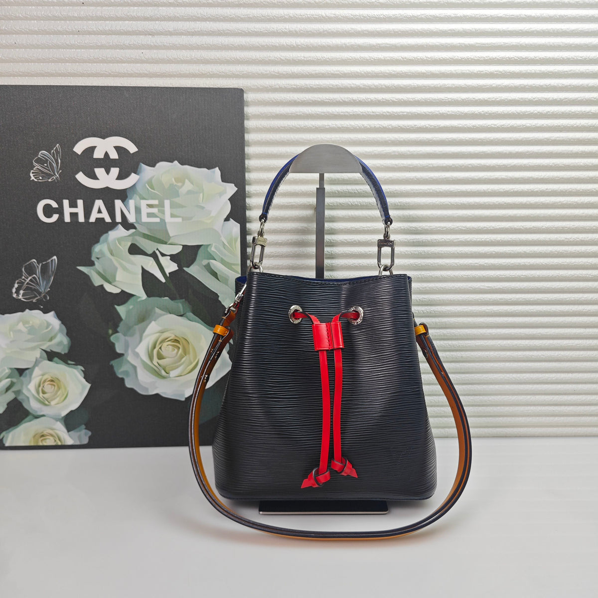 Louis Vuitton - NeoNoe BB - Leather - Black - (mini)