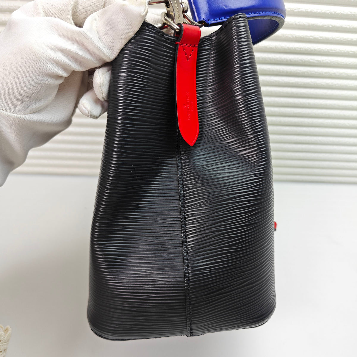 Louis Vuitton - NeoNoe BB - Leather - Black - (mini)