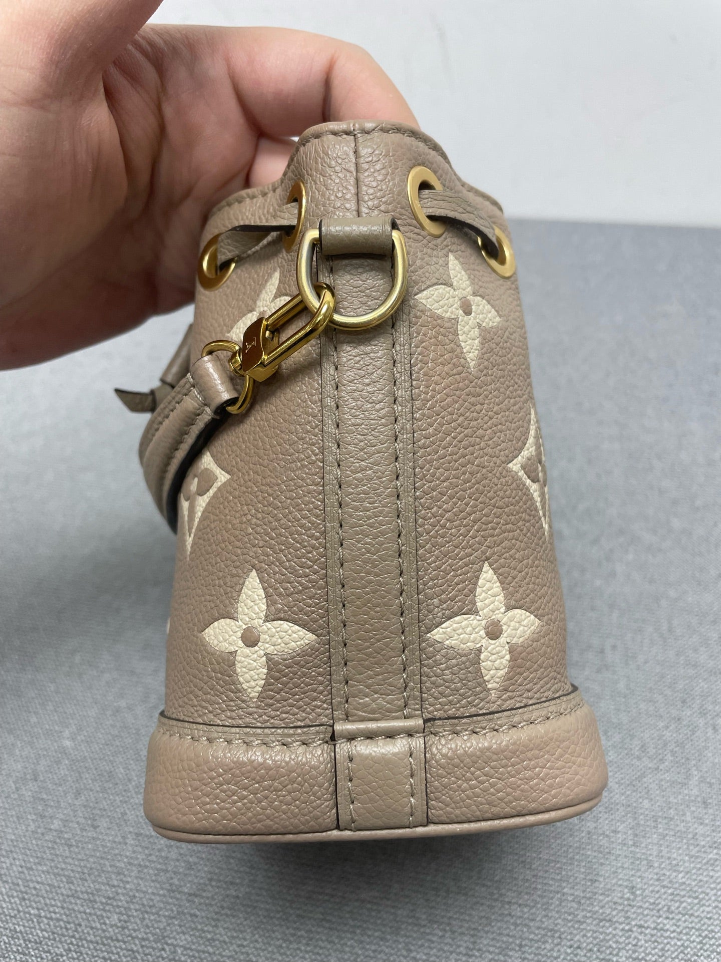 Louis Vuitton - NéoNoé BB - Leather - Grey - (mini)