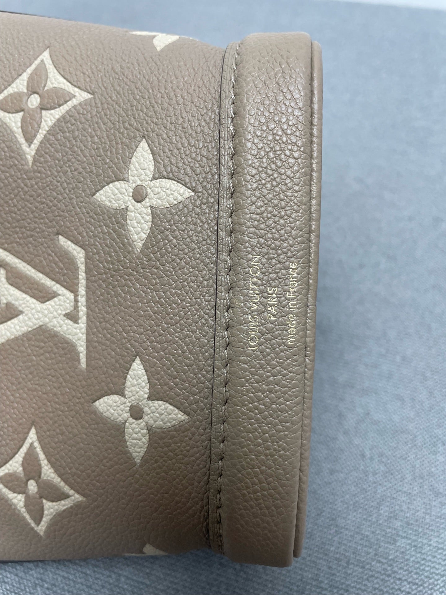 Louis Vuitton - NéoNoé BB - Leather - Grey - (mini)