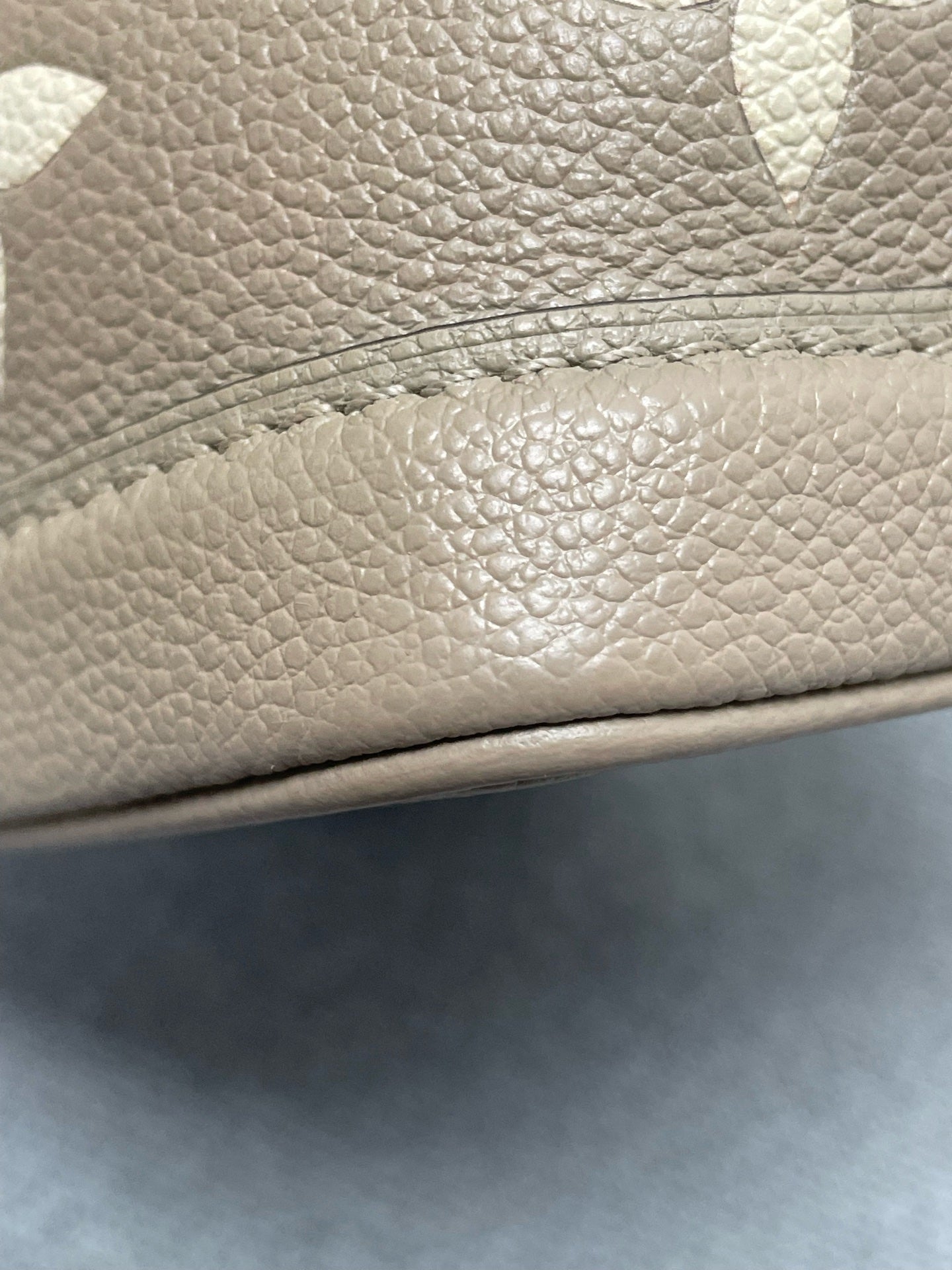 Louis Vuitton - NéoNoé BB - Leather - Grey - (mini)