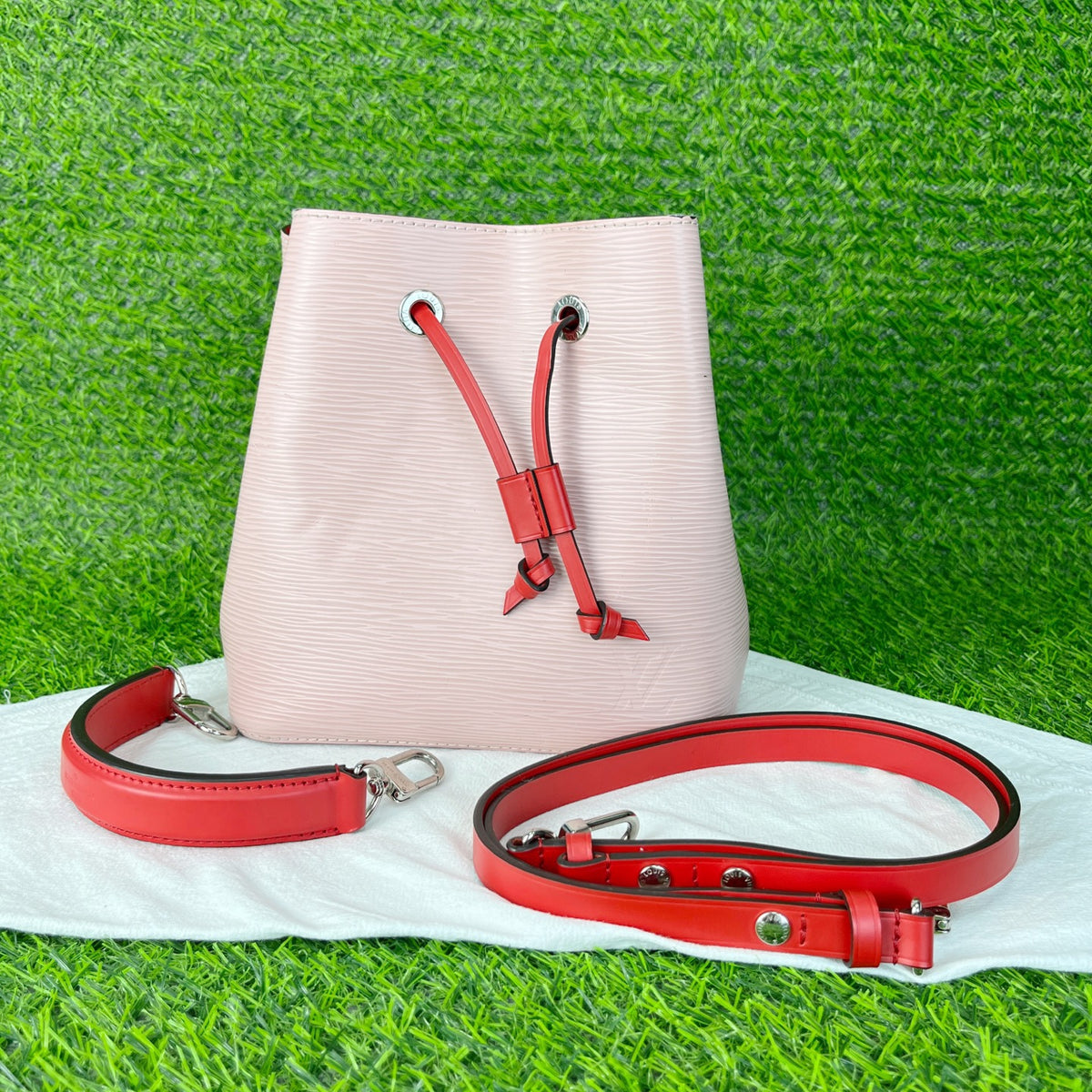Louis Vuitton - NeoNoe BB - Leather - Pink - (small)