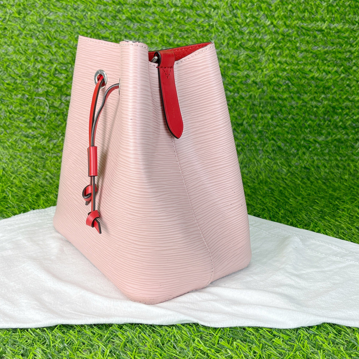 Louis Vuitton - NeoNoe BB - Leather - Pink - (small)