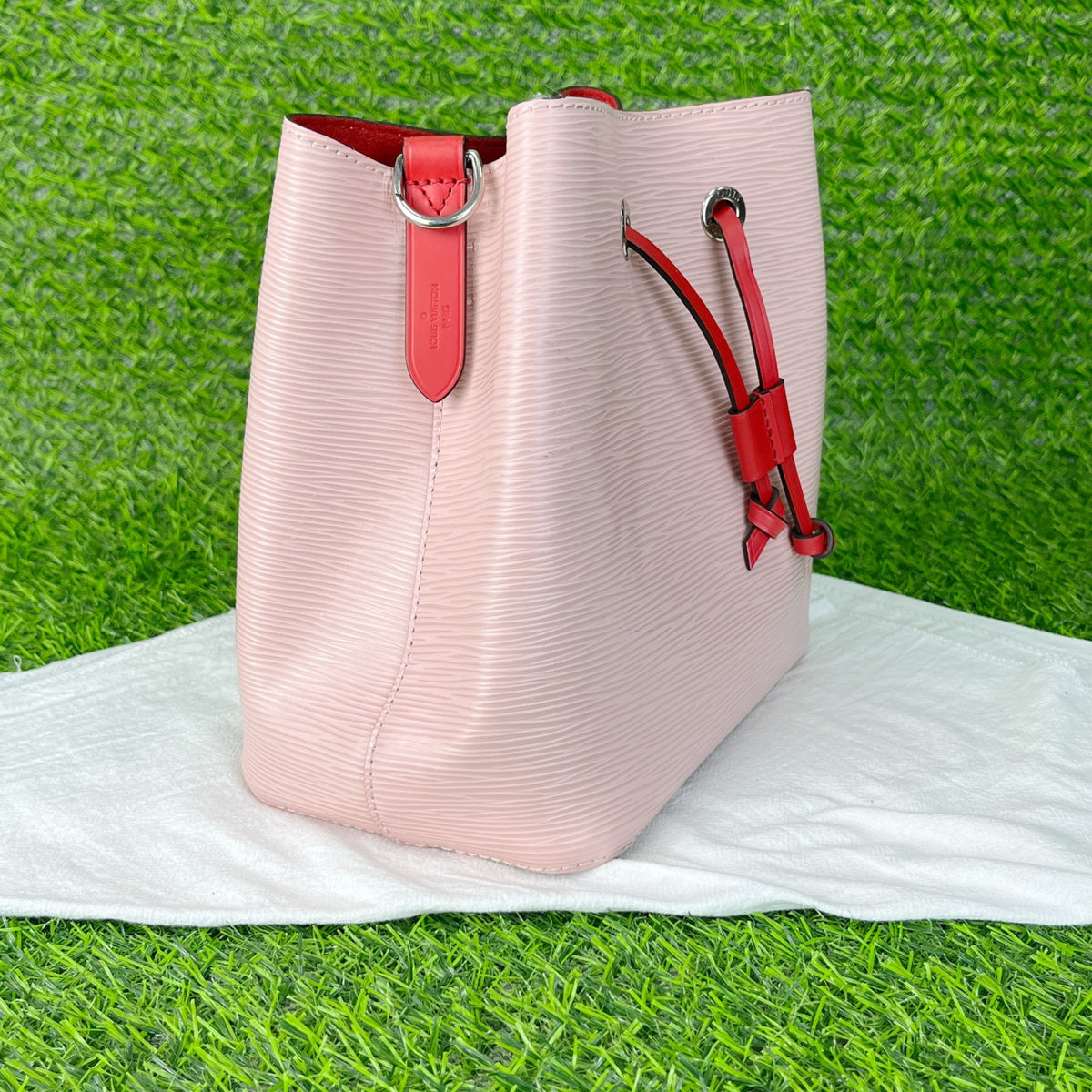Louis Vuitton - NeoNoe BB - Leather - Pink - (small)