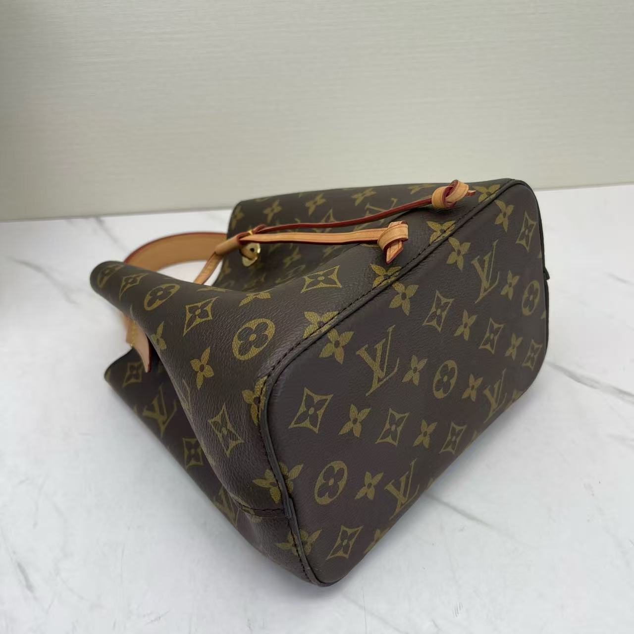 Louis Vuitton - NeoNoe BB - Monogram coated canvas with Vachetta leather trim - Brown - (mini)