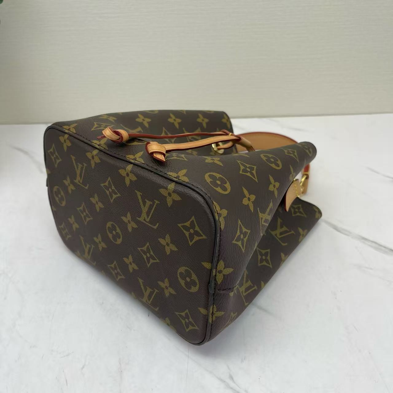 Louis Vuitton - NeoNoe BB - Monogram coated canvas with Vachetta leather trim - Brown - (mini)