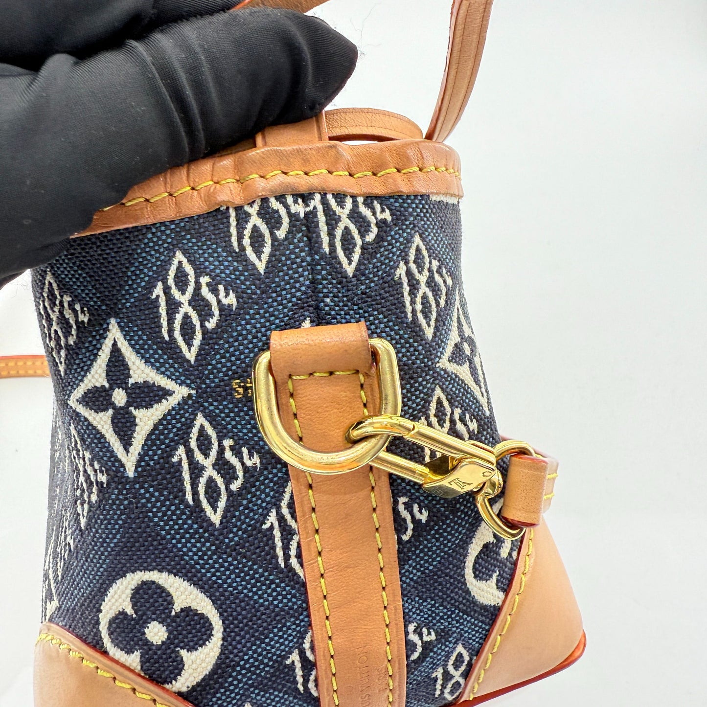 Louis Vuitton - NeoNoe Bucket Bag - Denim jacquard with natural Vachetta leather trim - Blue - (mini)