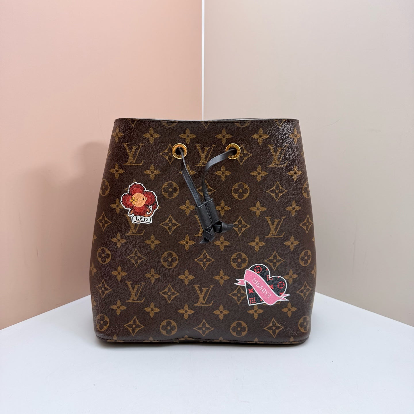 Louis Vuitton - Neonoe - Cloth - Black - (medium)