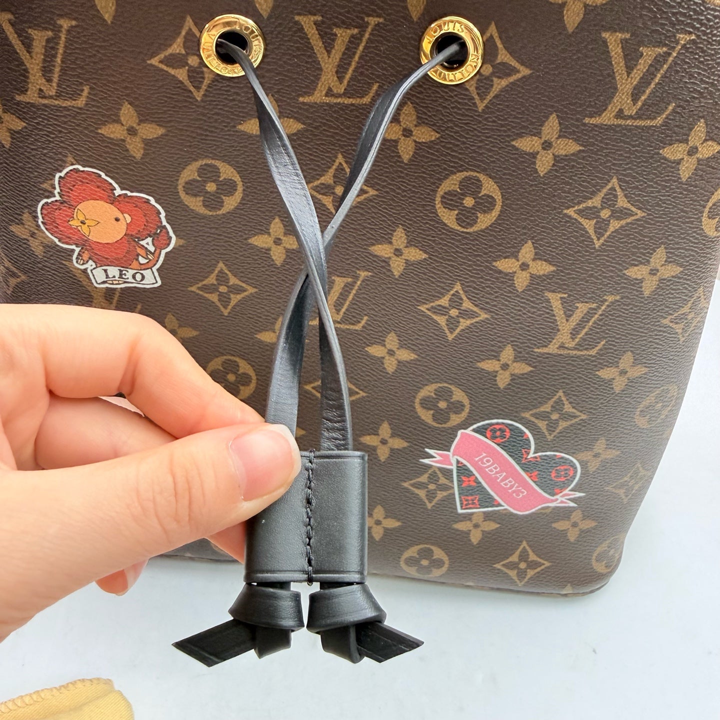 Louis Vuitton - Neonoe - Cloth - Black - (medium)