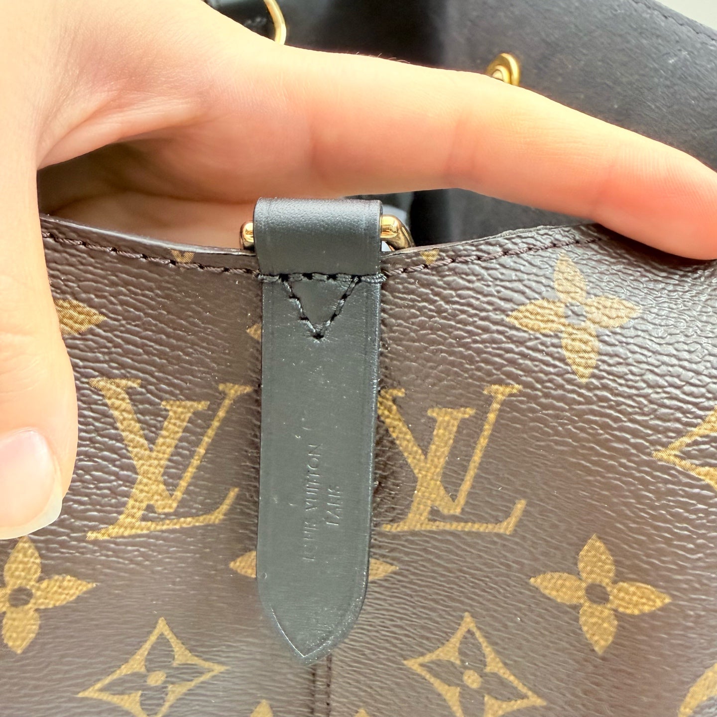 Louis Vuitton - Neonoe - Cloth - Black - (medium)