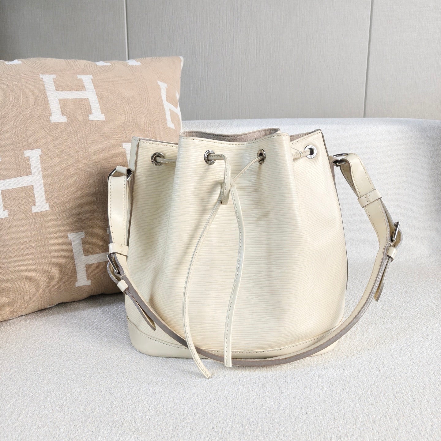 Louis Vuitton - NeoNoe - Epi Leather - Beige - (medium)