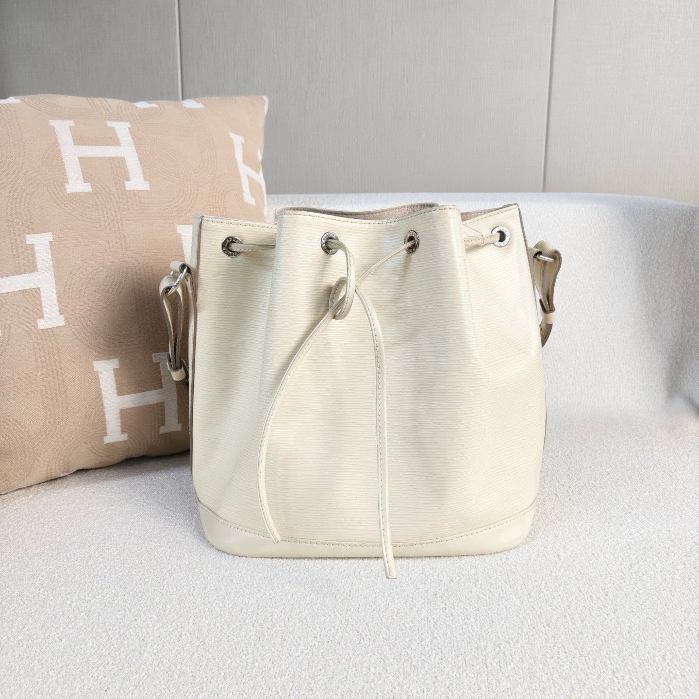 Louis Vuitton - NeoNoe - Epi Leather - Beige - (medium)