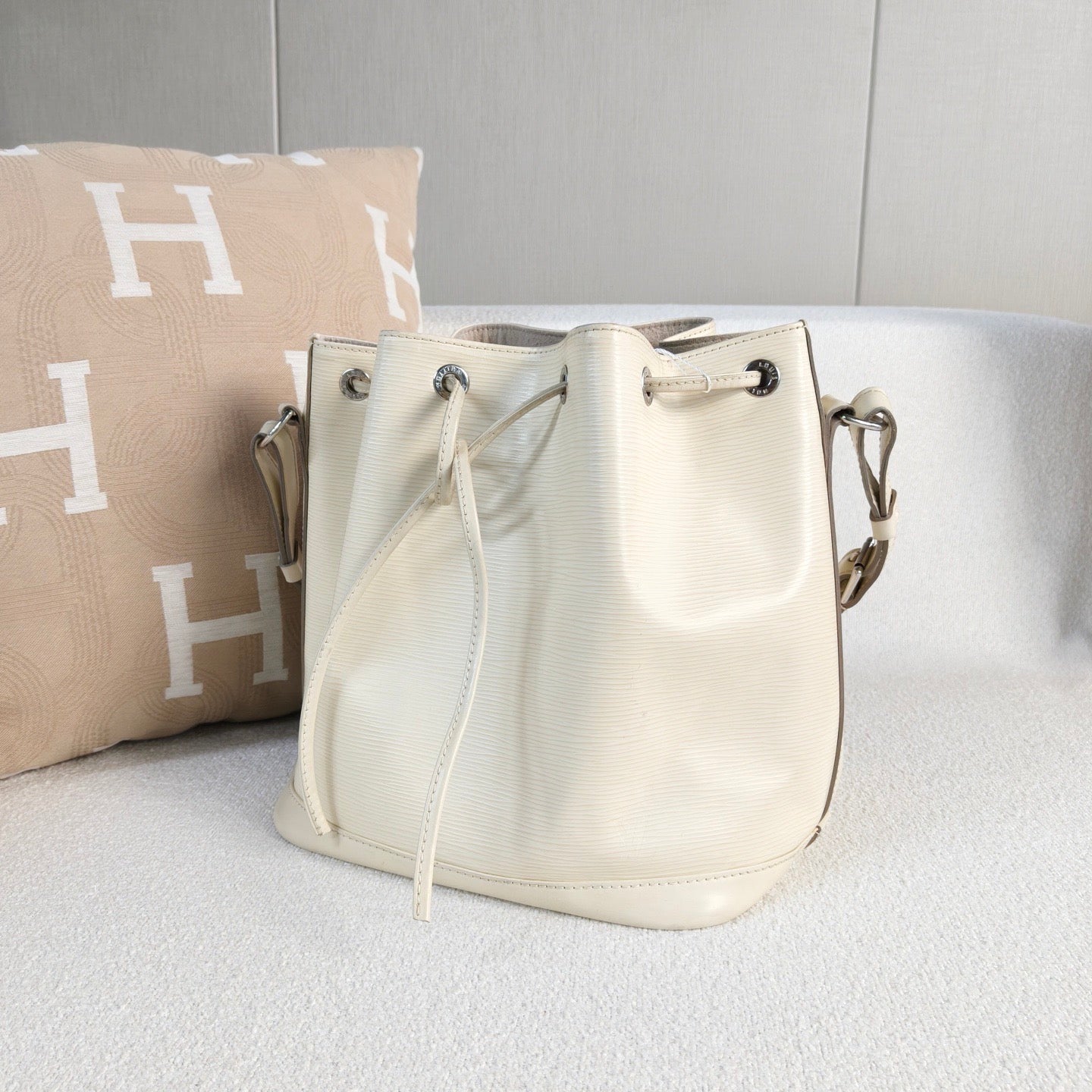 Louis Vuitton - NeoNoe - Epi Leather - Beige - (medium)