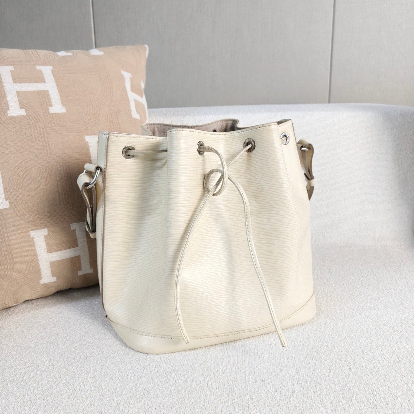 Louis Vuitton - NeoNoe - Epi Leather - Beige - (medium)