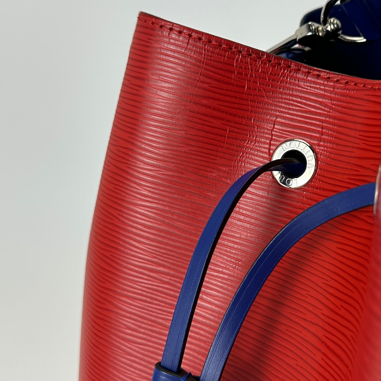 Louis Vuitton - Neonoe - Epi leather - Red with Blue accents - (Medium)