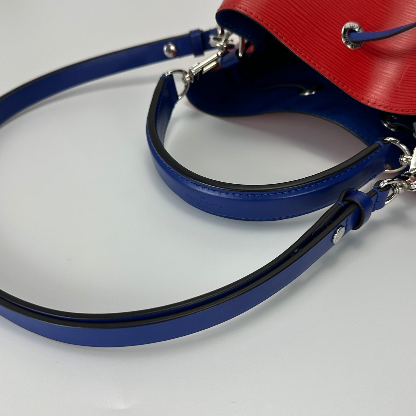 Louis Vuitton - Neonoe - Epi leather - Red with Blue accents - (Medium)