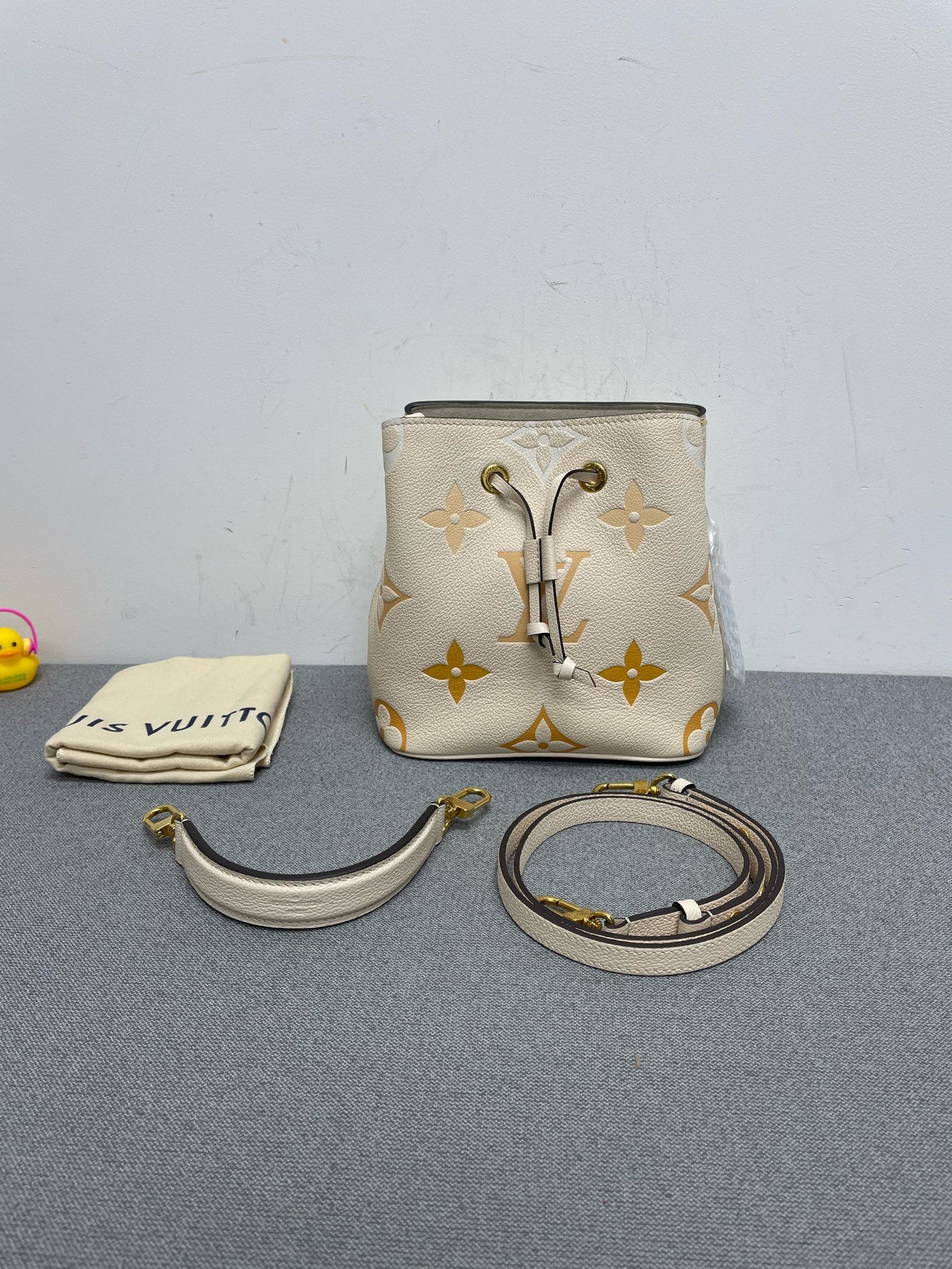 Louis Vuitton - NéoNoé - Leather - Beige - (mini)