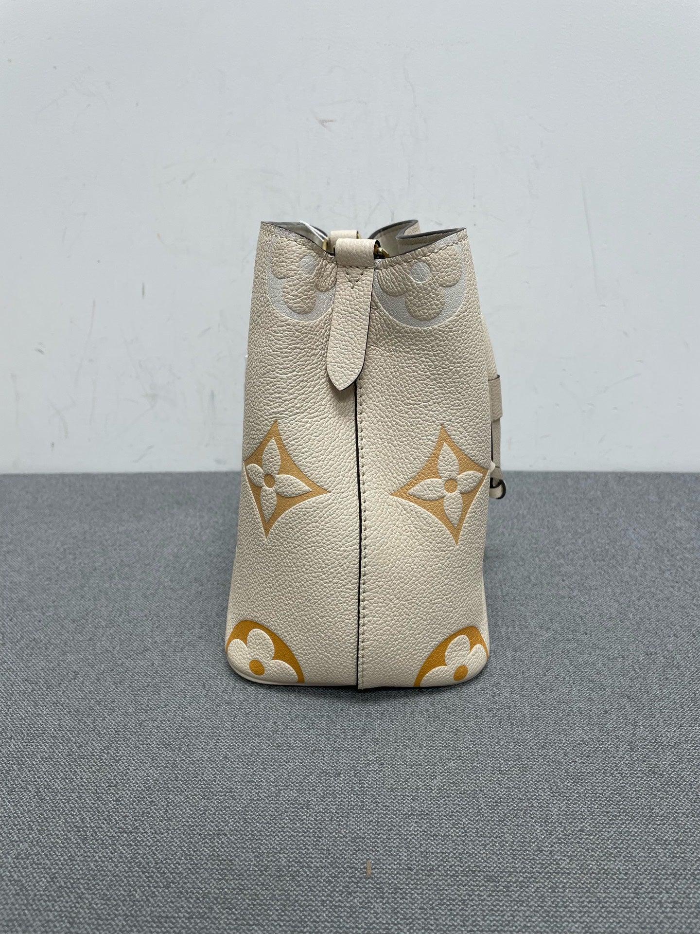 Louis Vuitton - NéoNoé - Leather - Beige - (mini)