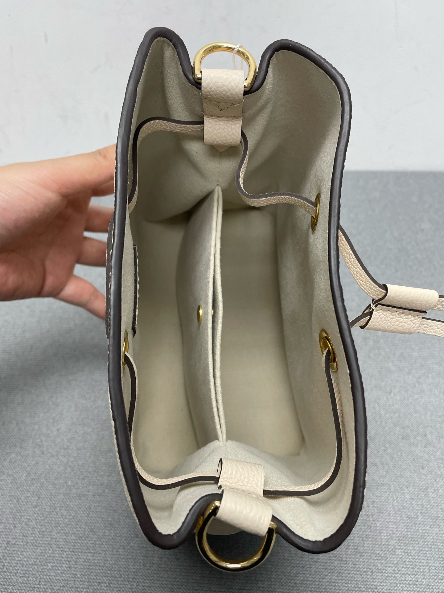 Louis Vuitton - NéoNoé - Leather - Beige - (mini)