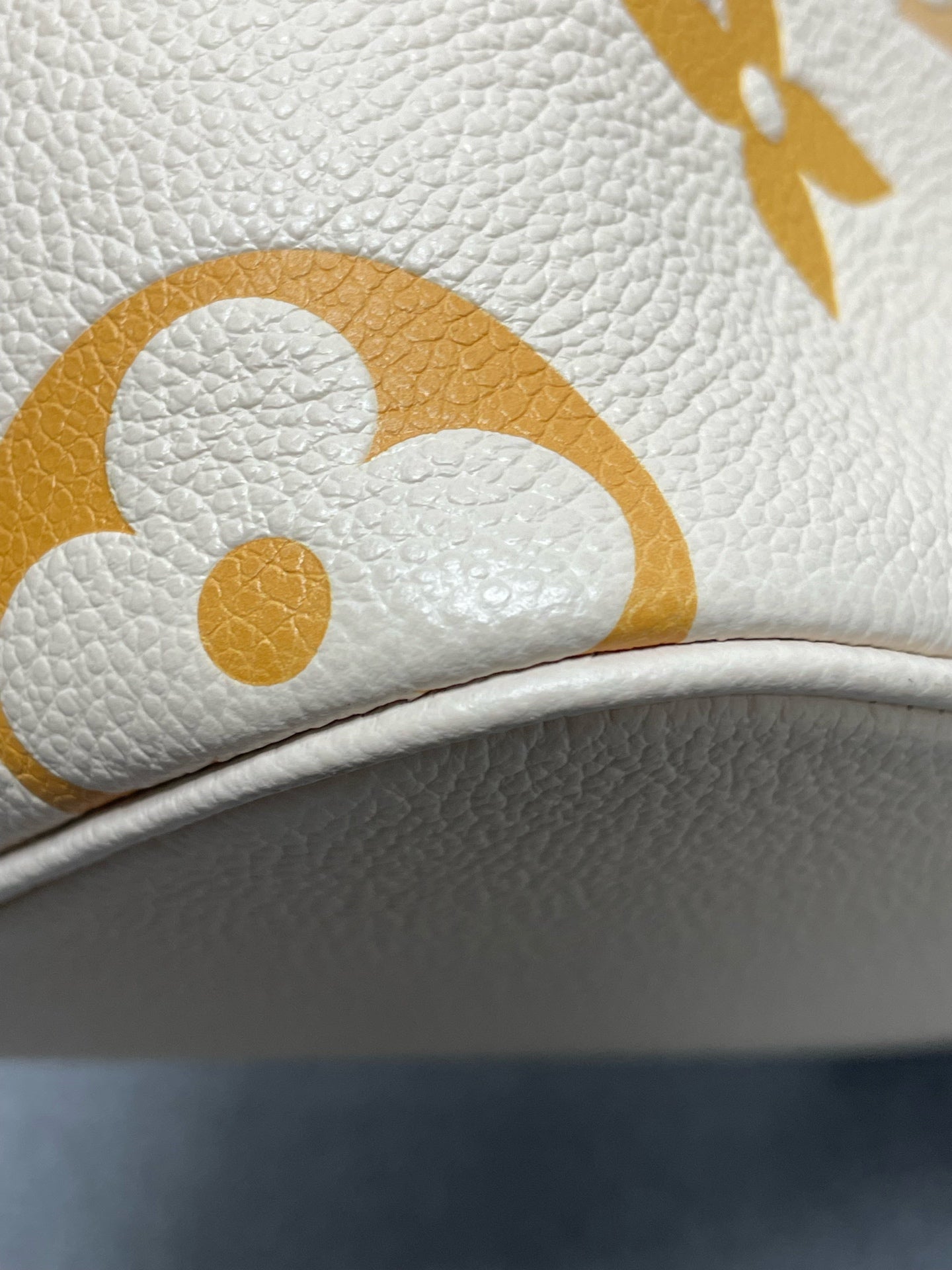 Louis Vuitton - NéoNoé - Leather - Beige - (mini)