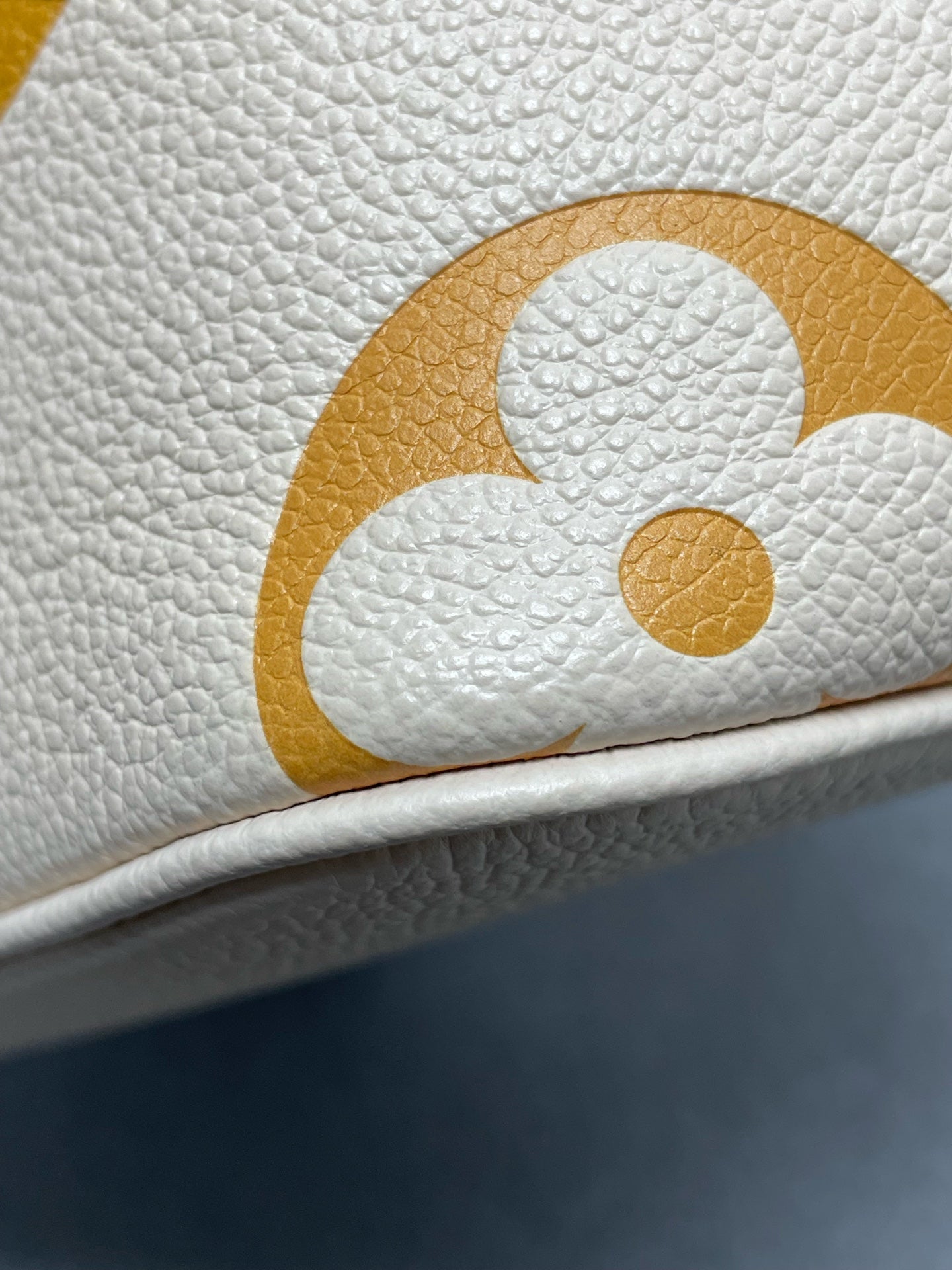 Louis Vuitton - NéoNoé - Leather - Beige - (mini)