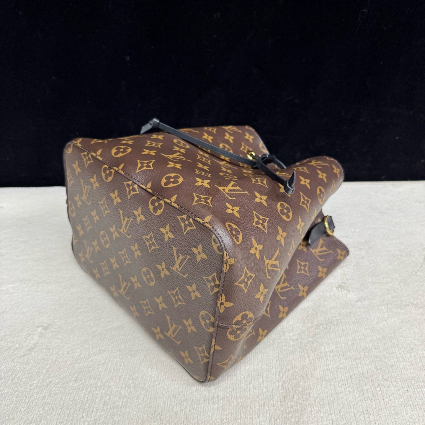 Louis Vuitton - Néonoé - Leather - Black - (medium)