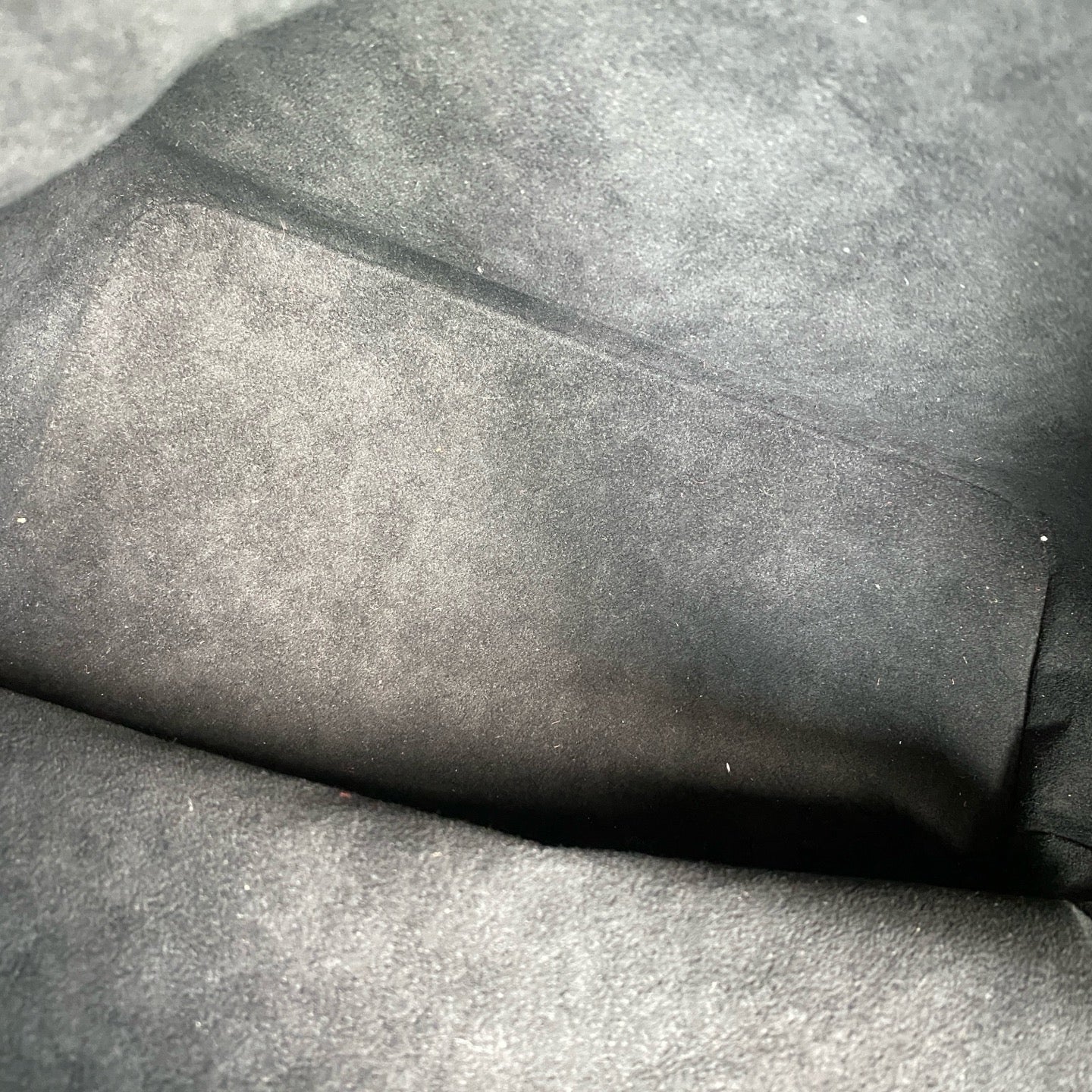 Louis Vuitton - Neonoe - Leather - Black - (medium)