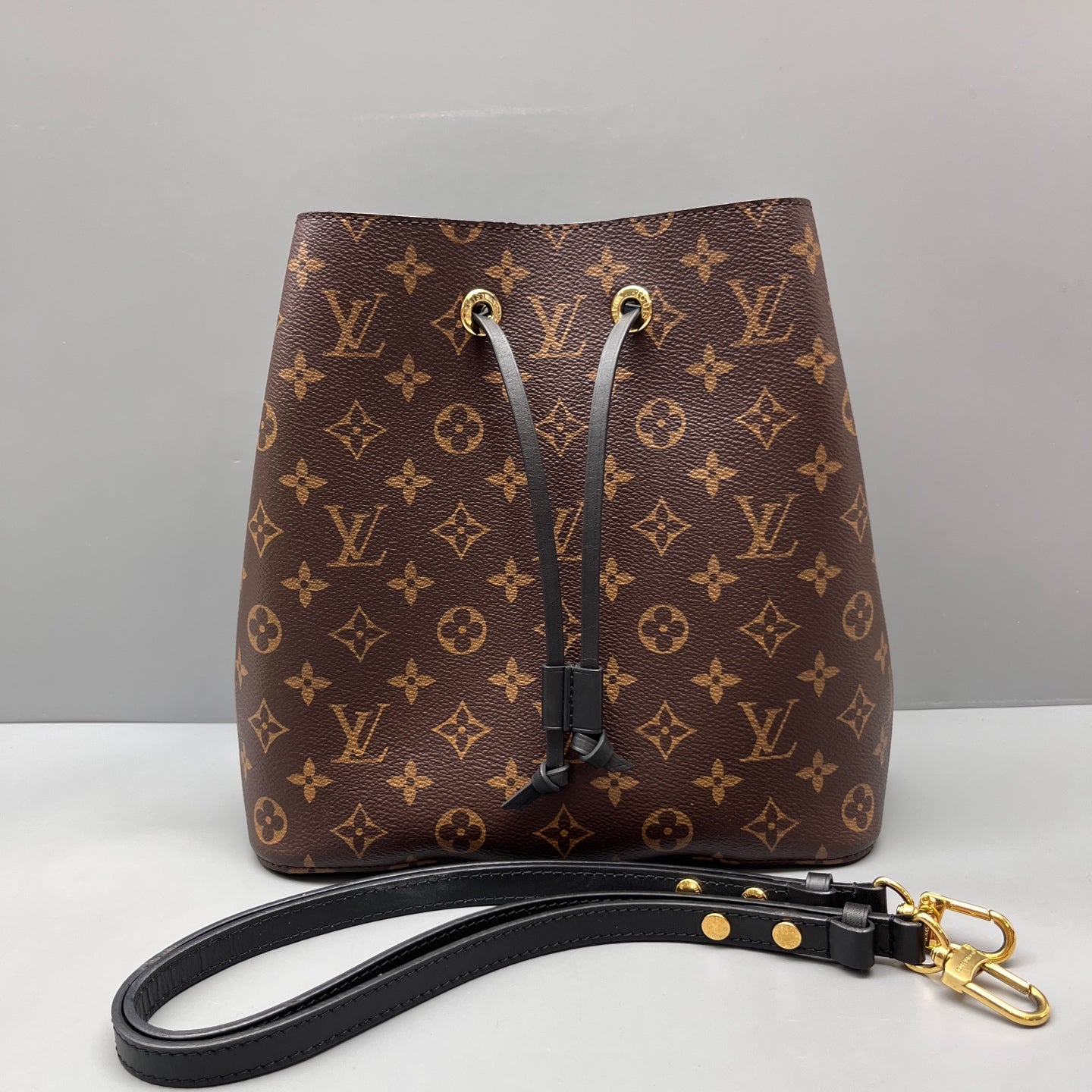 Louis Vuitton - NeoNoe - Leather - Brown - (medium)