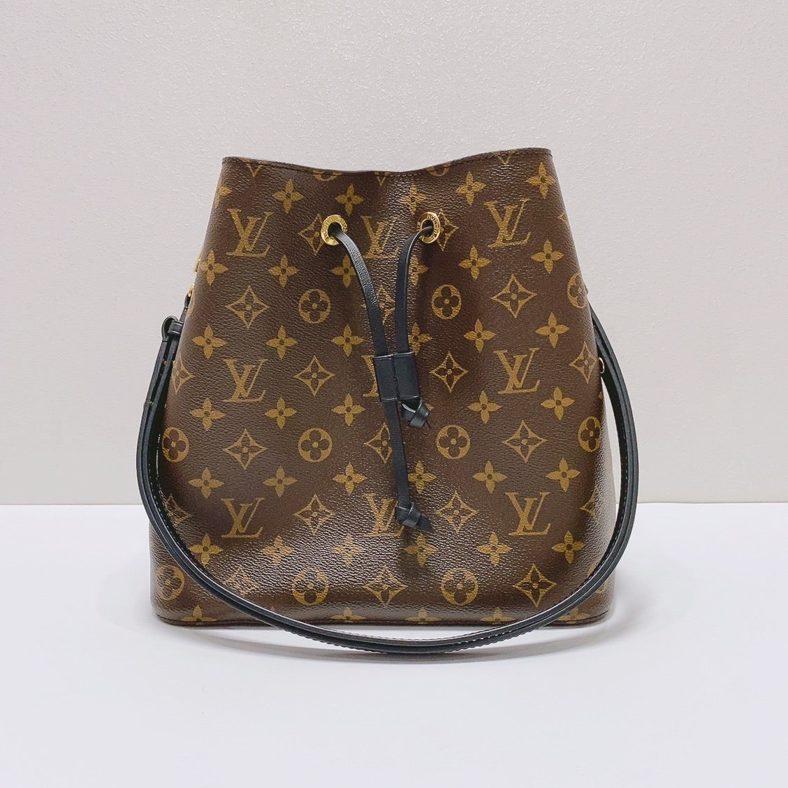 Louis Vuitton - Neonoe - Leather - Brown - (Medium)