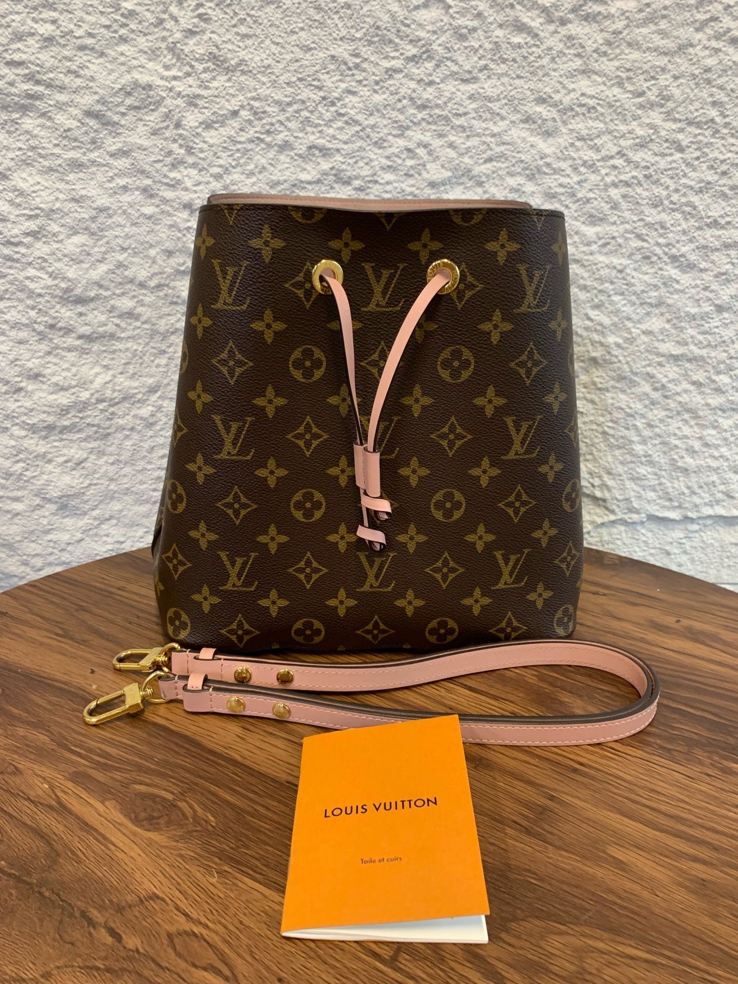 Louis Vuitton - NeoNoe - Leather - Brown - (medium)