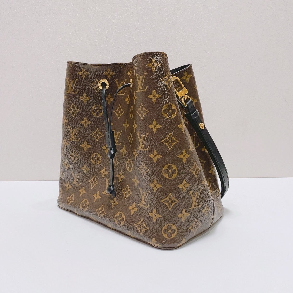 Louis Vuitton - Neonoe - Leather - Brown - (Medium)