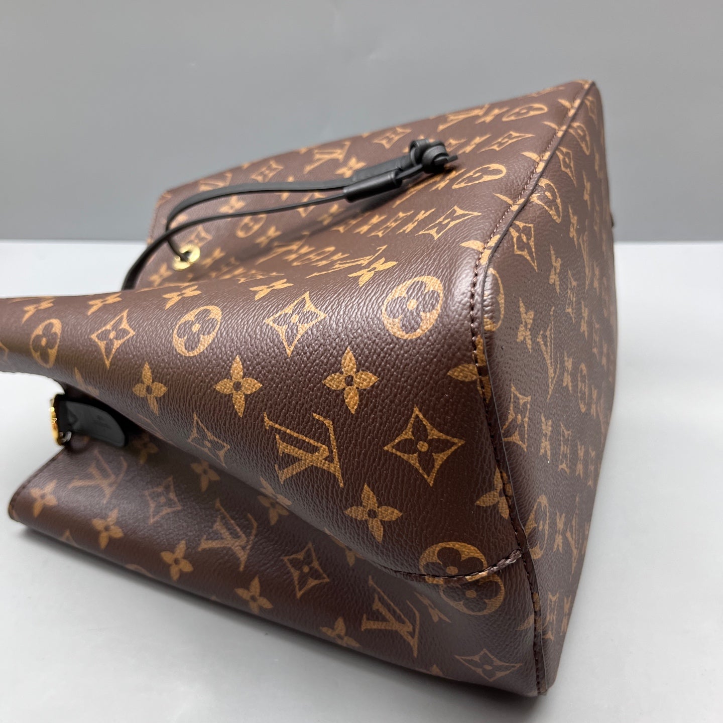 Louis Vuitton - NeoNoe - Leather - Brown - (medium)