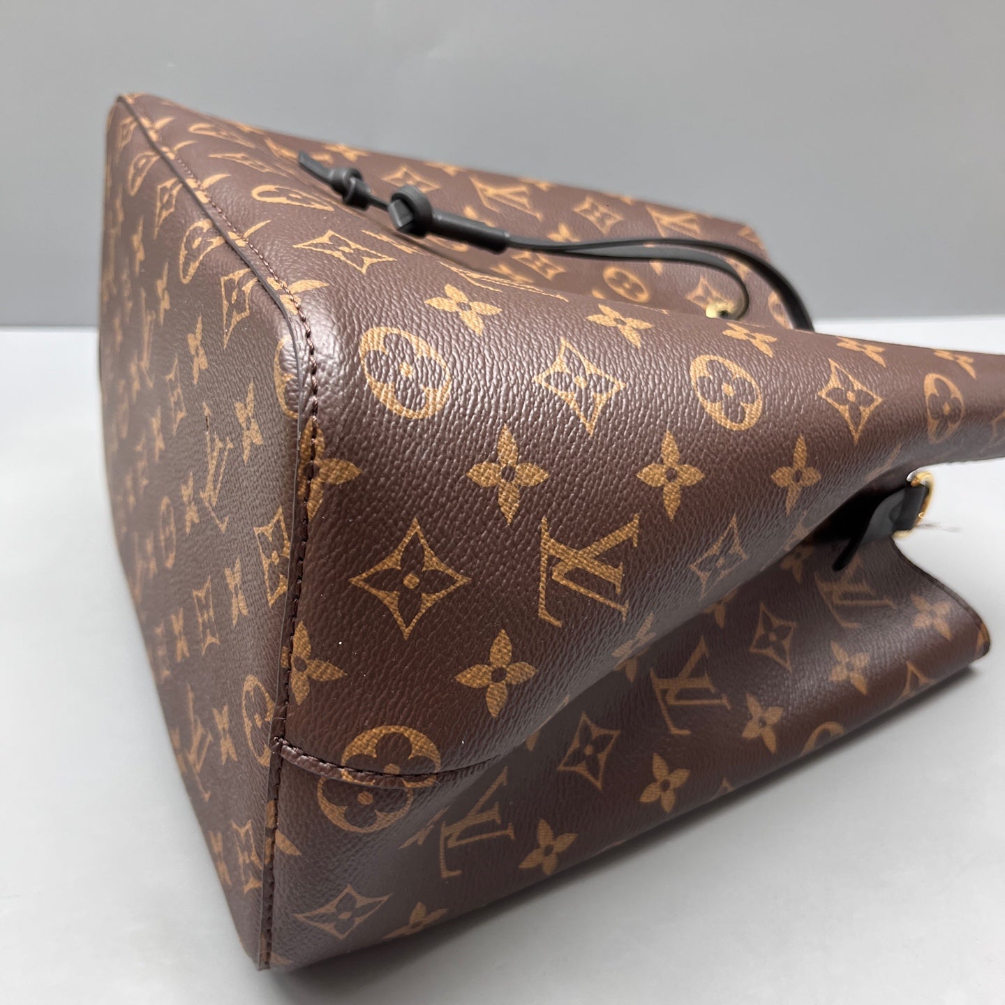 Louis Vuitton - NeoNoe - Leather - Brown - (medium)