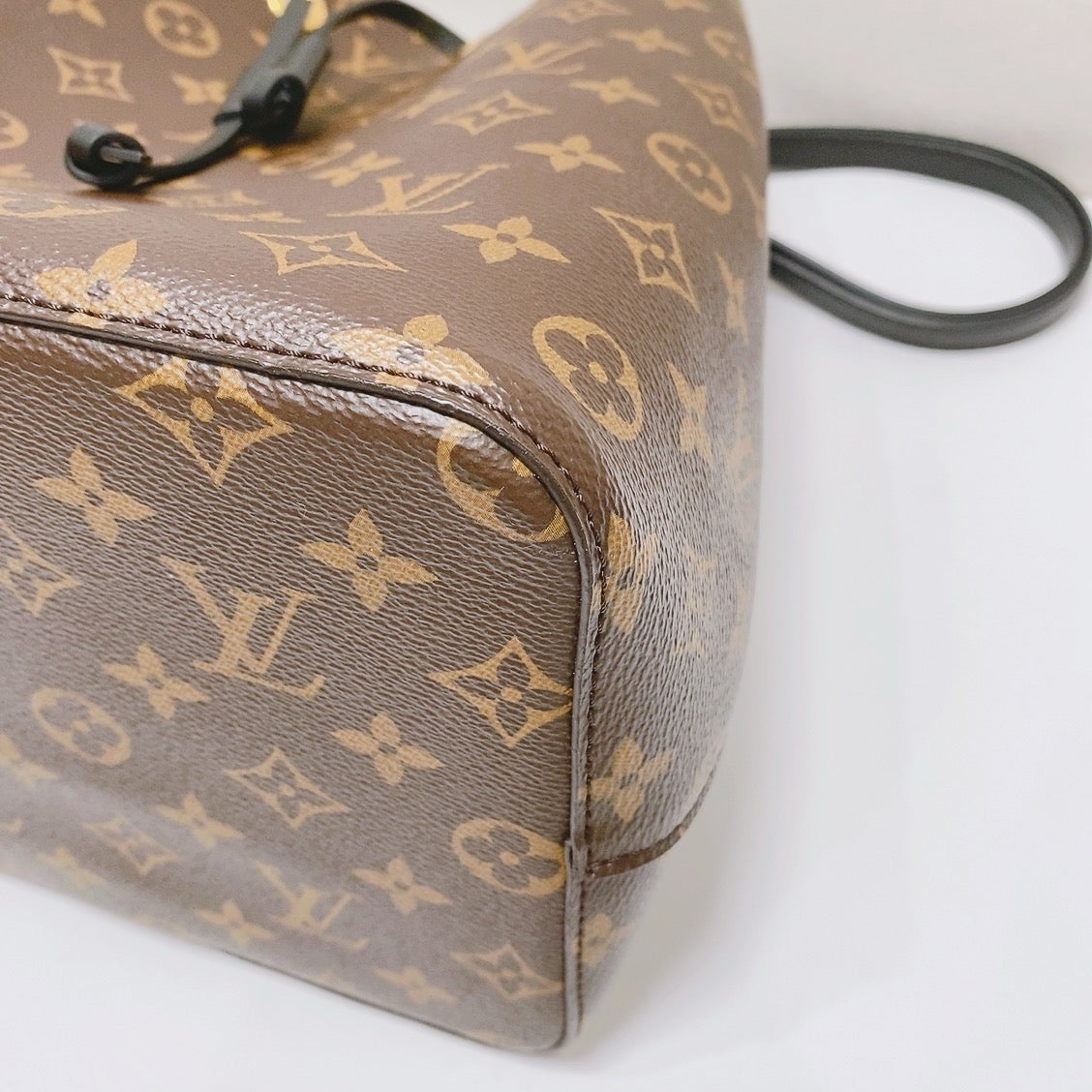 Louis Vuitton - Neonoe - Leather - Brown - (Medium)