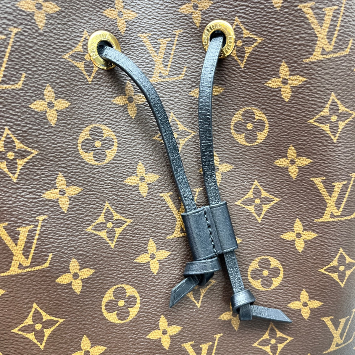 Louis Vuitton - NeoNoe - Leather - Brown - (medium)