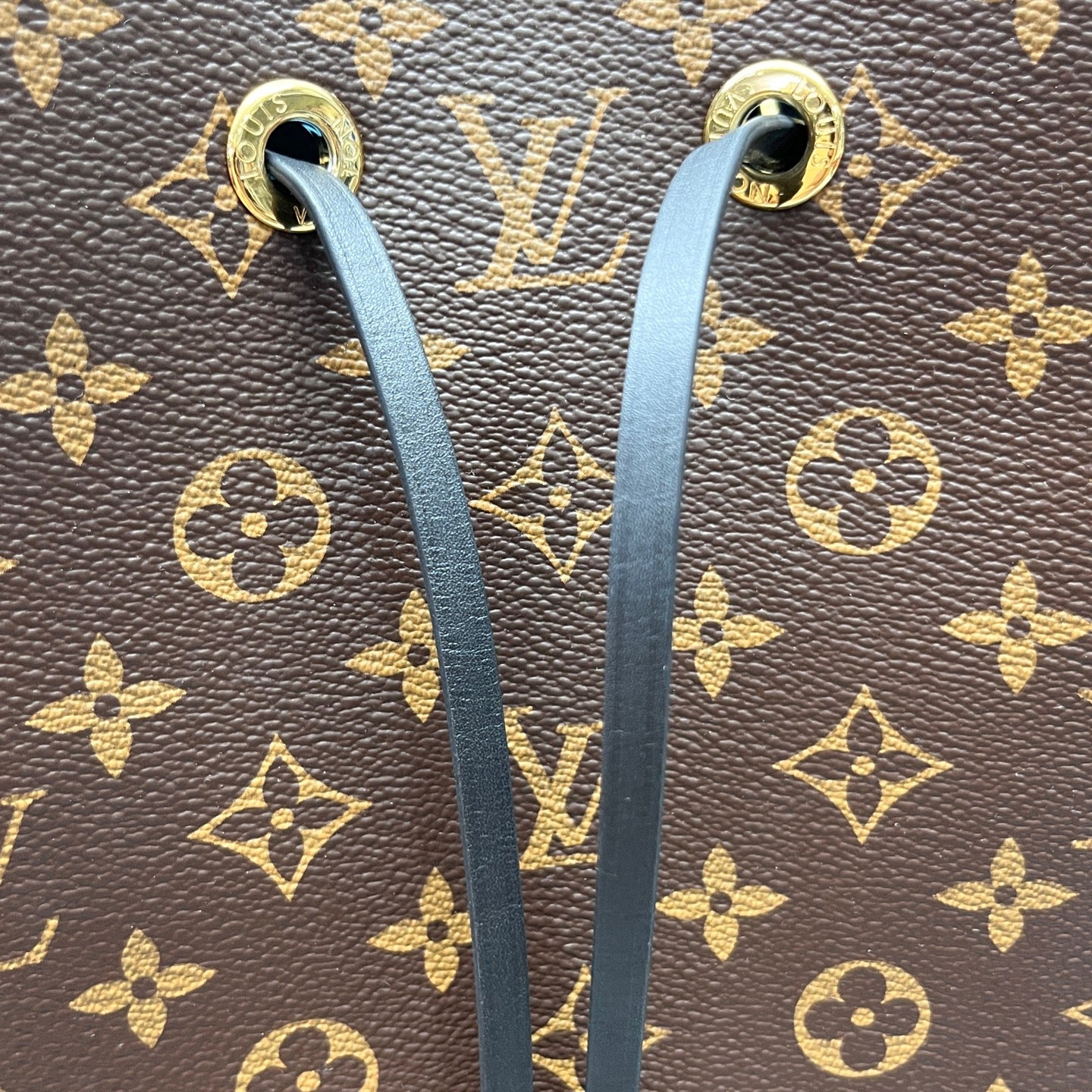 Louis Vuitton - NeoNoe - Leather - Brown - (medium)