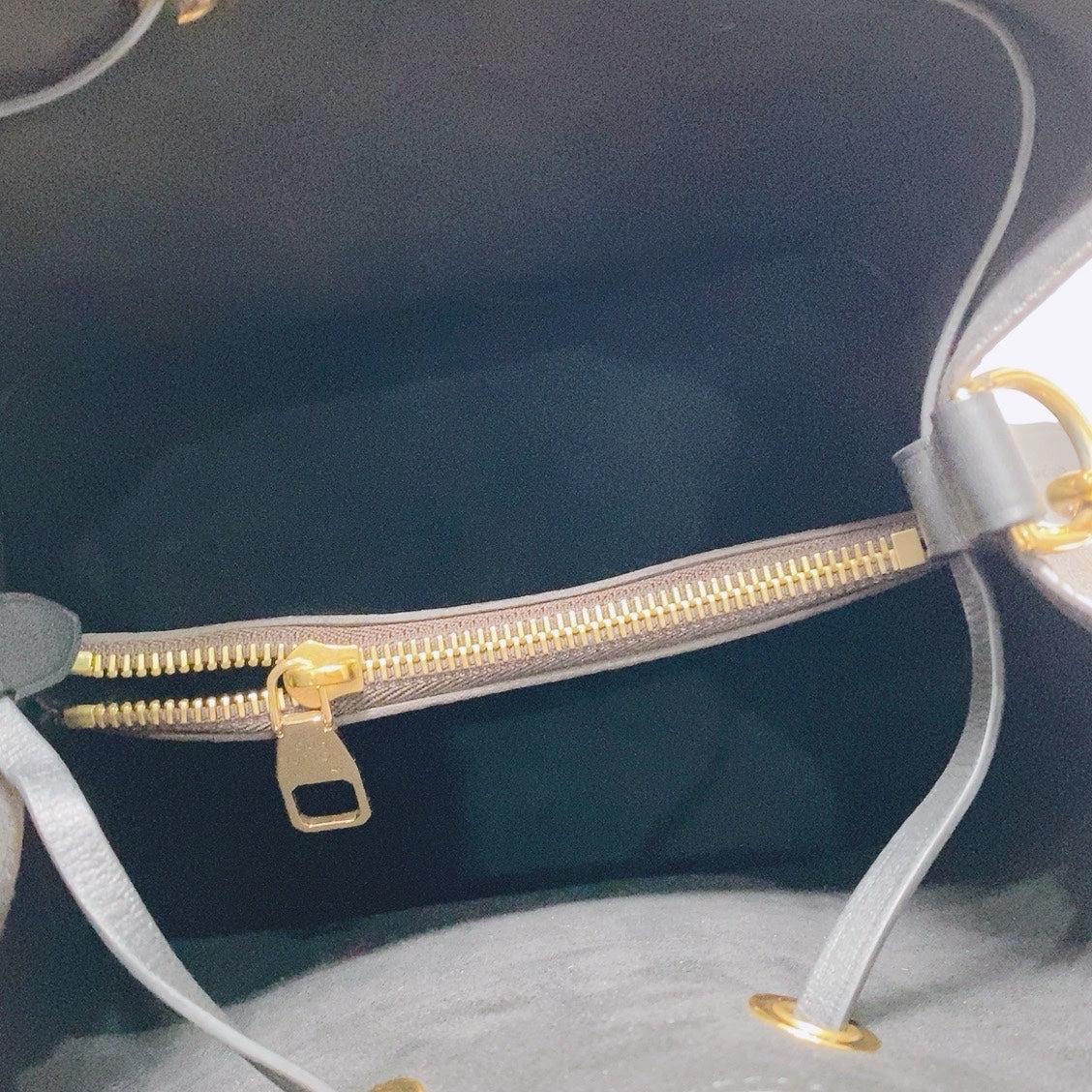 Louis Vuitton - Neonoe - Leather - Brown - (Medium)