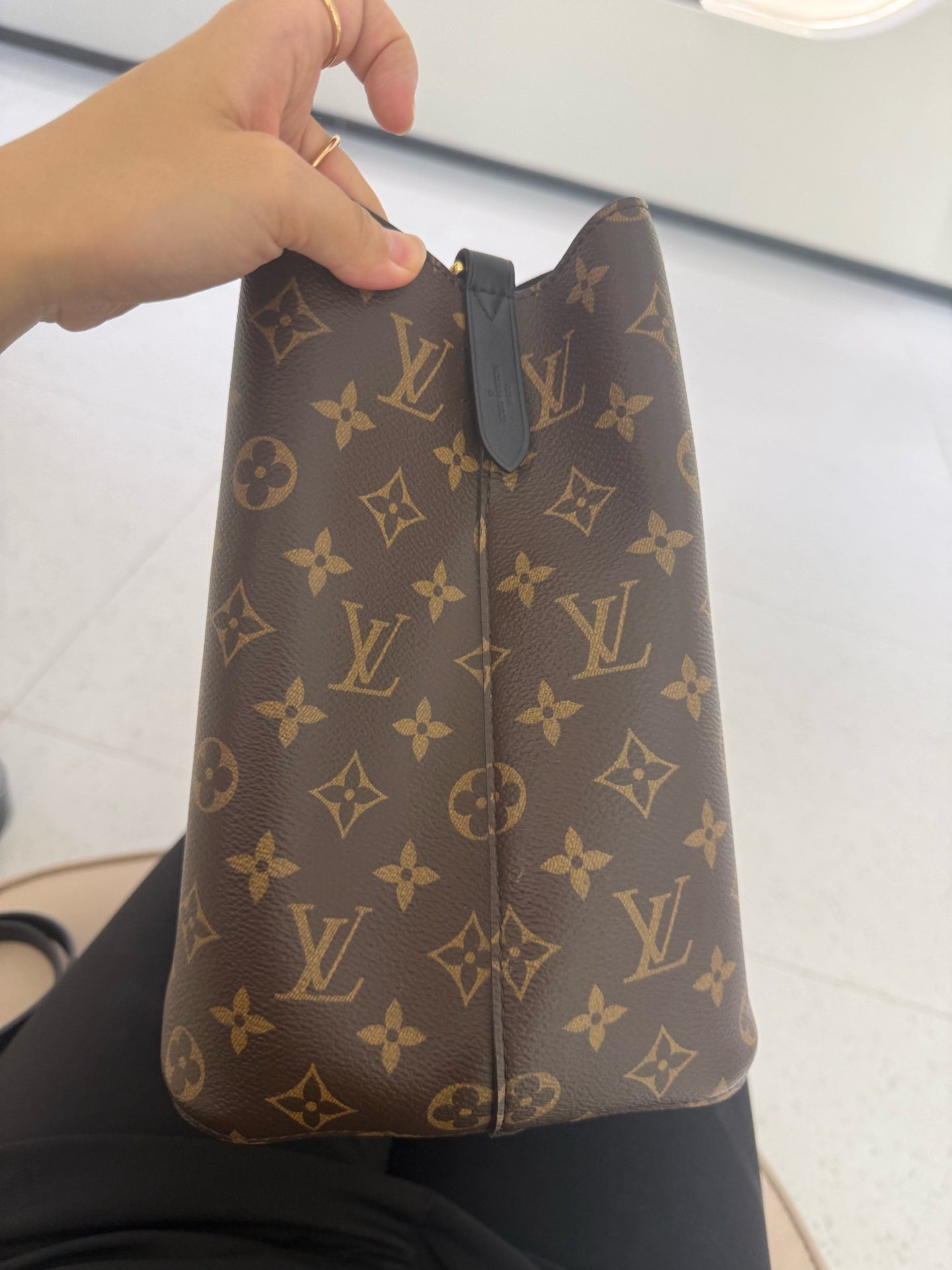 Louis Vuitton - NéoNoé - Leather - Brown - (medium)