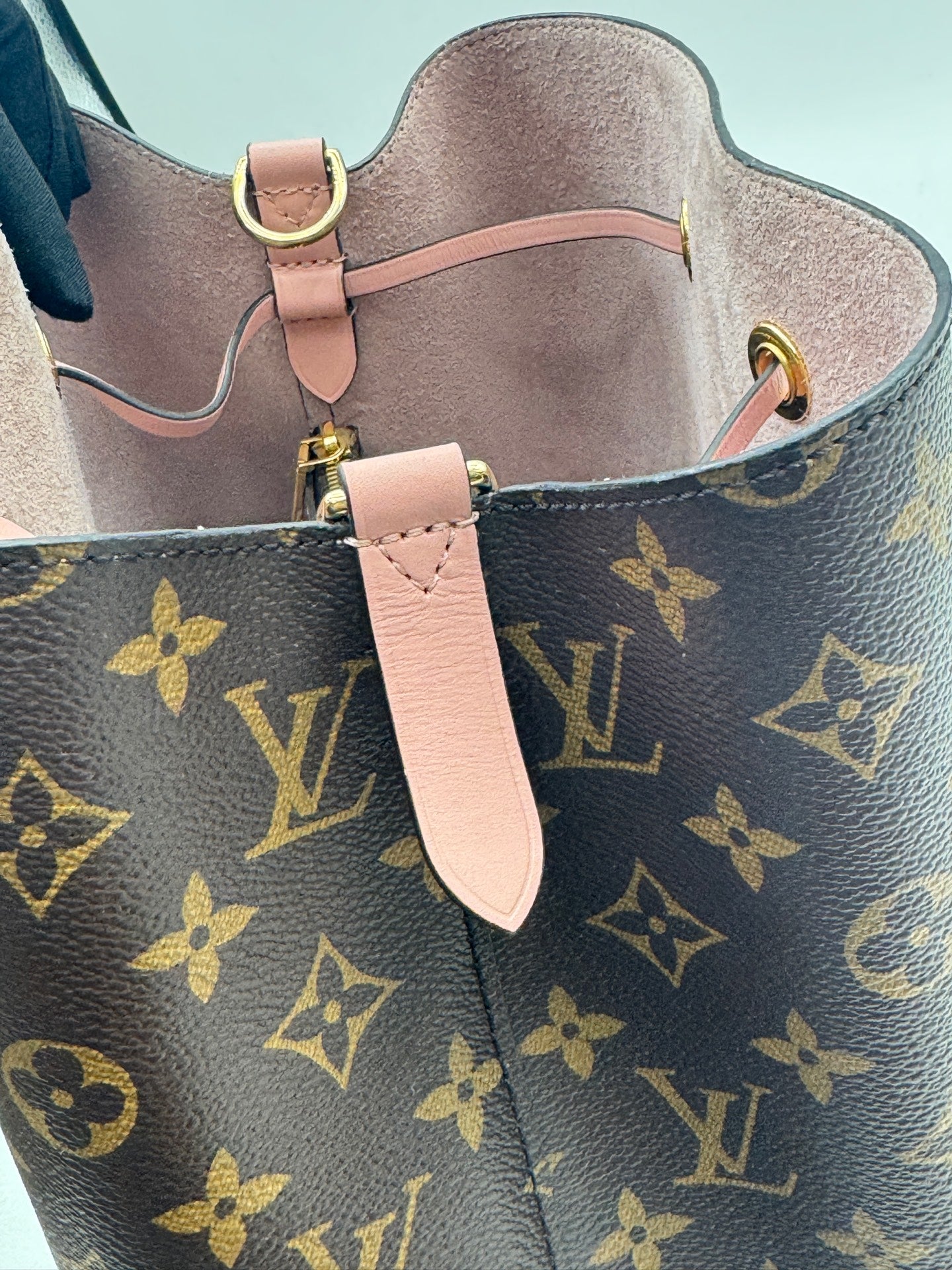 Louis Vuitton - NeoNoe - Leather - Brown - (medium)