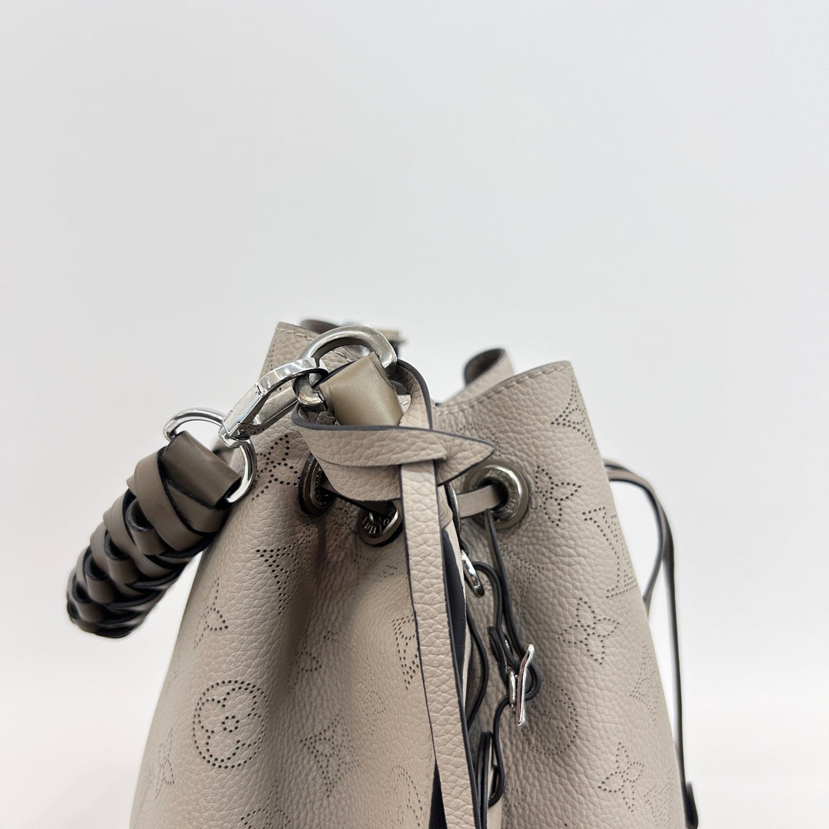 Louis Vuitton - NeoNoe - Leather - Grey