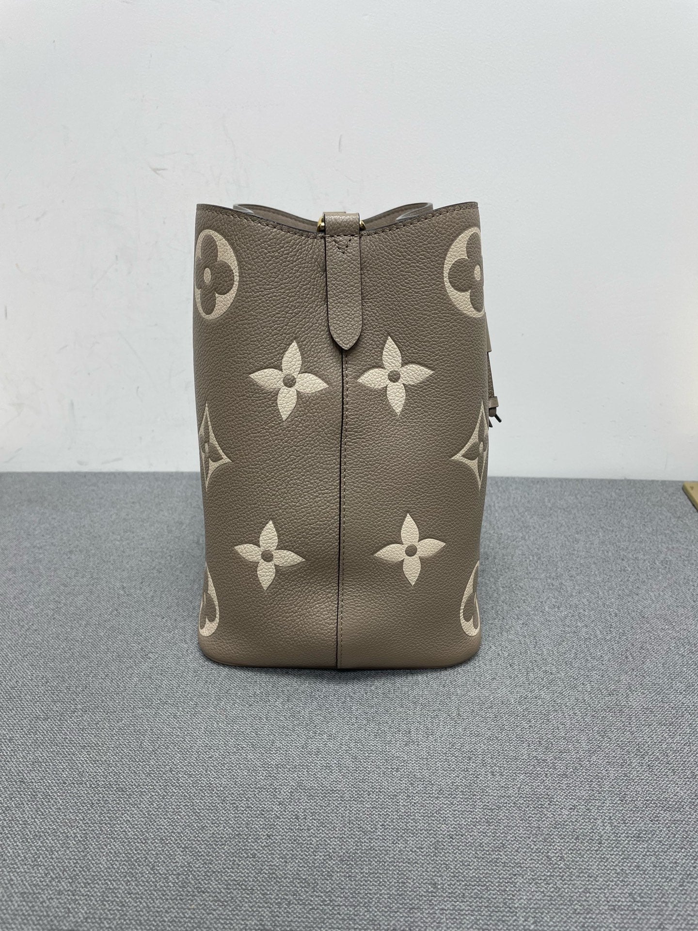 Louis Vuitton - NéoNoé - Leather - Grey - (medium)