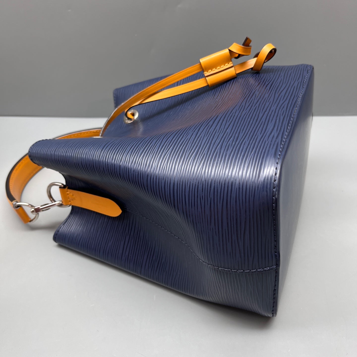 Louis Vuitton - NéoNoé - Leather - Multicolour - (mini)