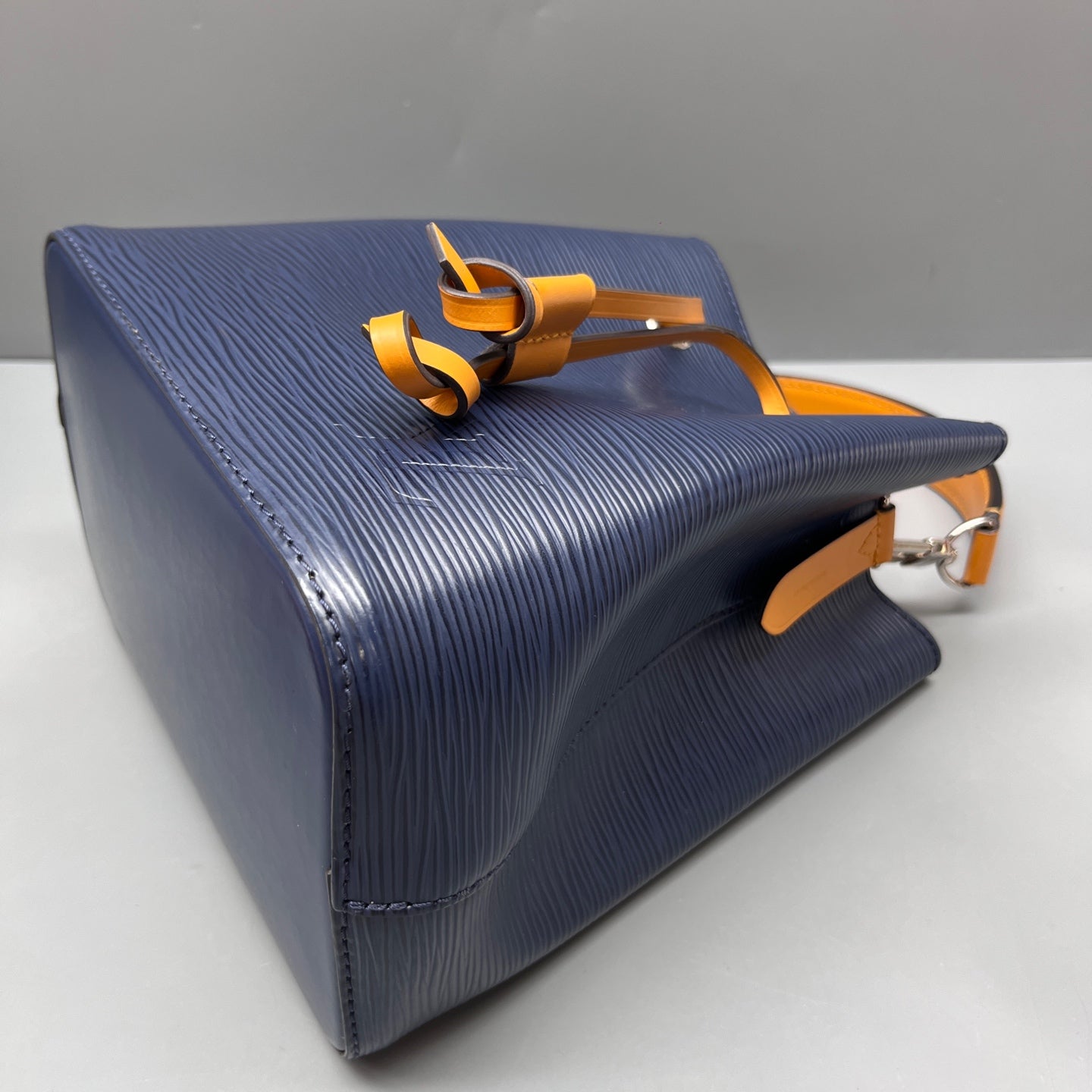 Louis Vuitton - NéoNoé - Leather - Multicolour - (mini)