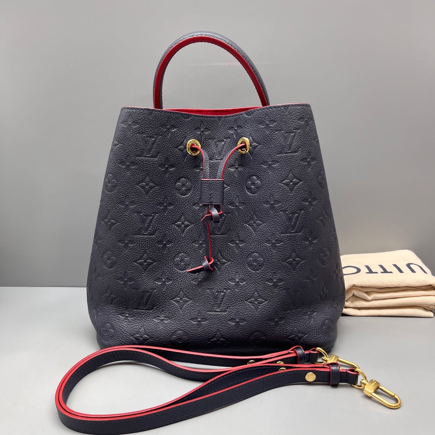 Louis Vuitton - NeoNoe - Leather - Navy - (medium)