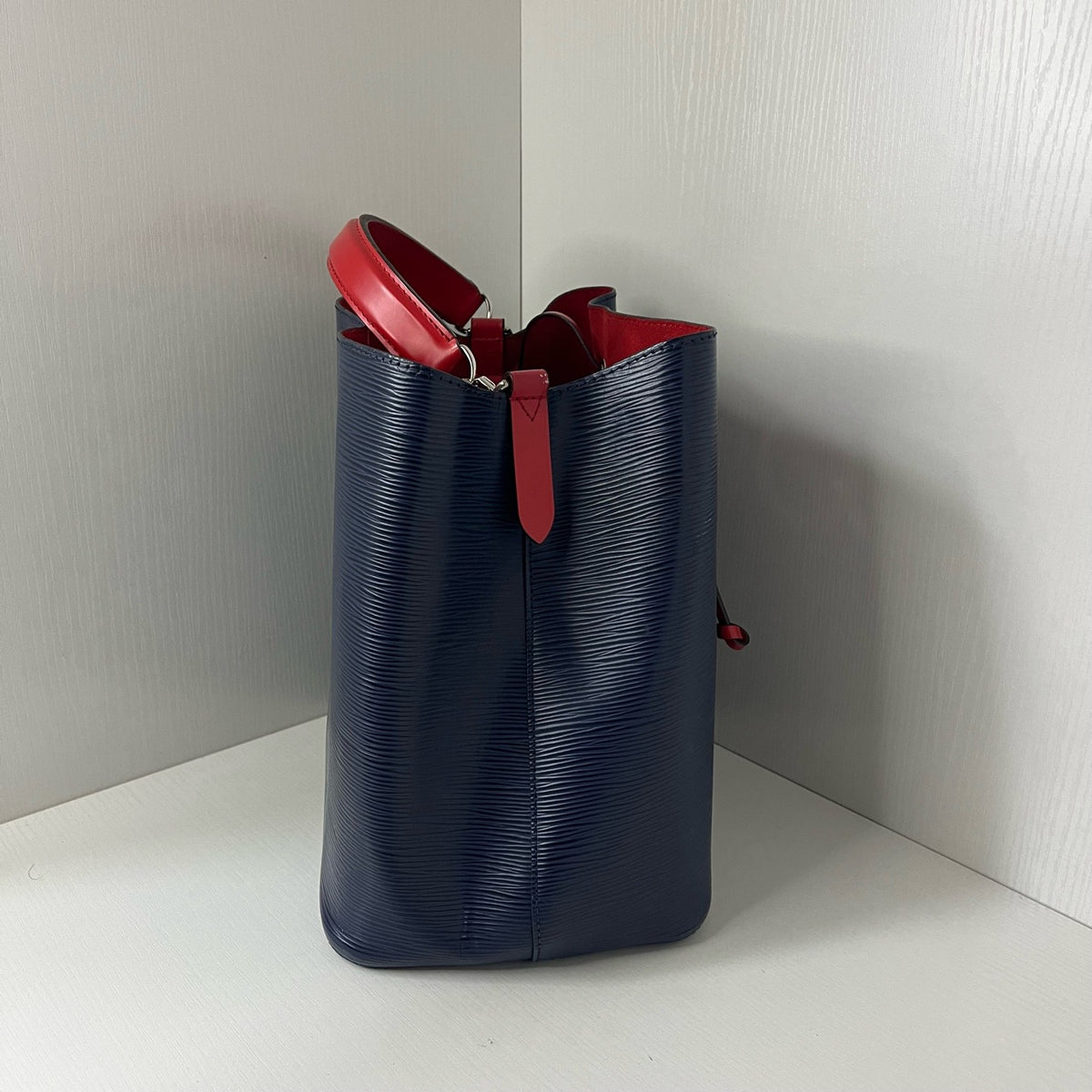 Louis Vuitton - NeoNoe - Leather - Navy - (medium)