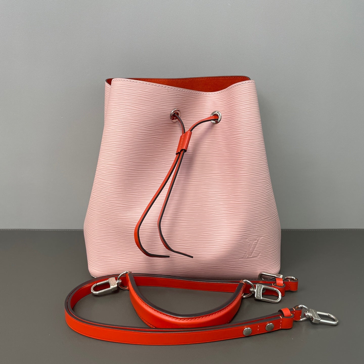 Louis Vuitton - NéoNoé - Leather - Pink - (medium)