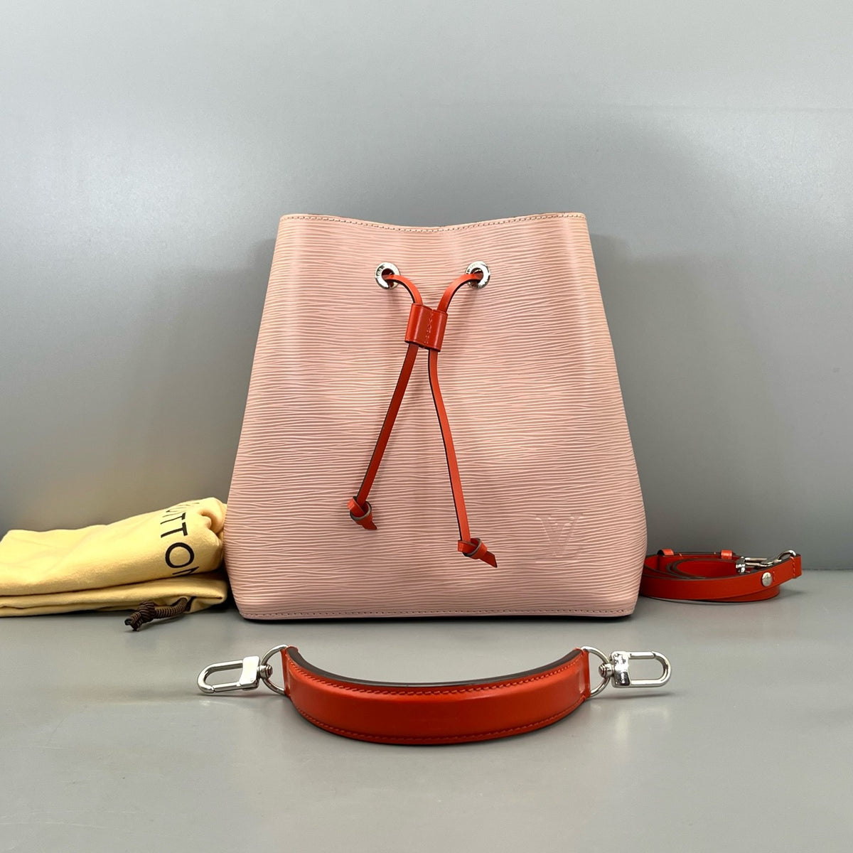 Louis Vuitton - NeoNoe - Leather - Pink - (medium)