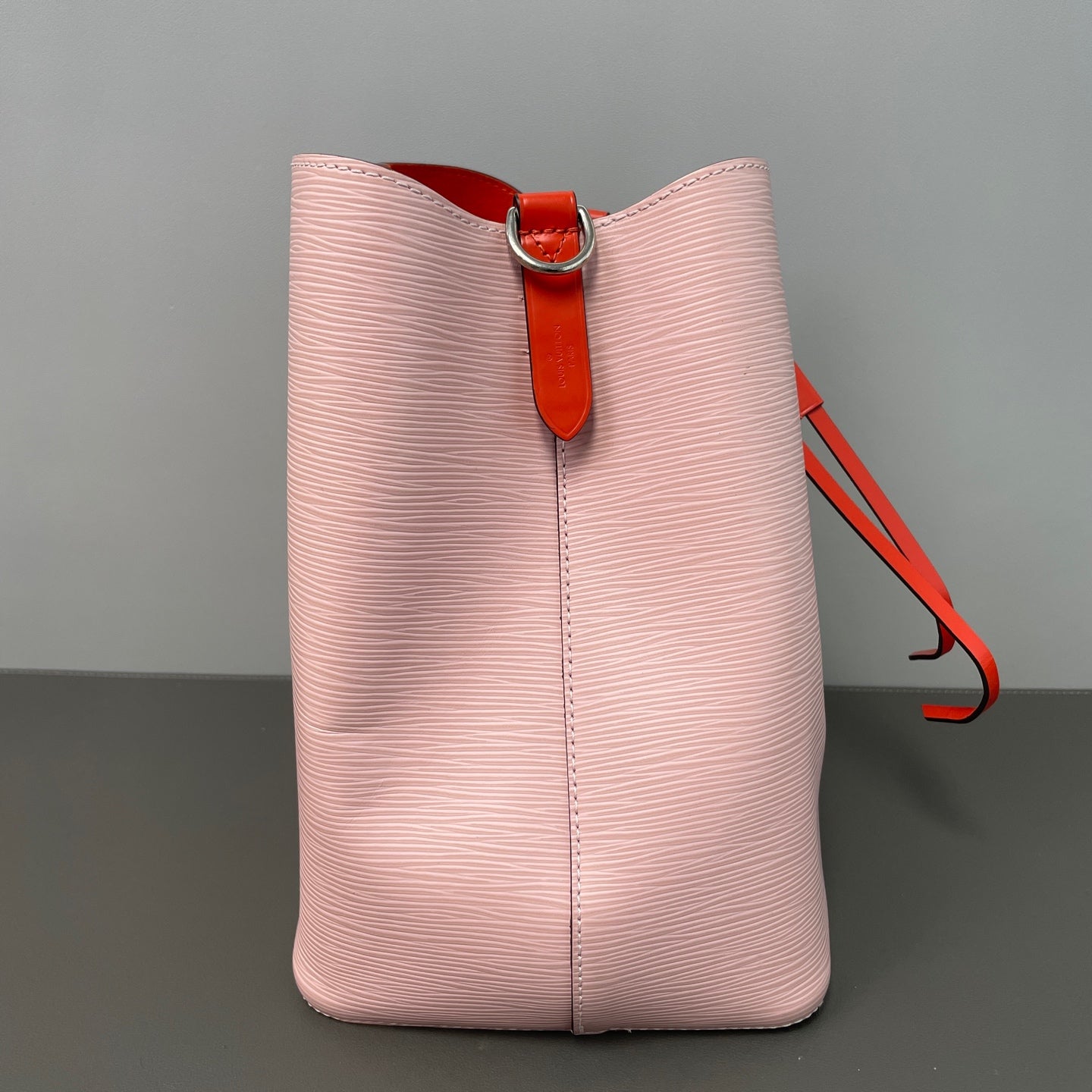 Louis Vuitton - NéoNoé - Leather - Pink - (medium)