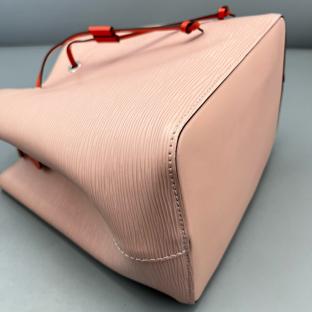 Louis Vuitton - NeoNoe - Leather - Pink - (medium)